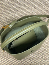 Designer Iconic Tote Handbag - Premium Luxury Women's Fashion - NM3633