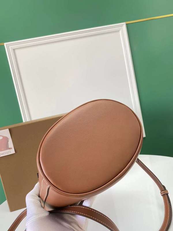 Ziva's Charm handbag – close-up view (one versatile size)