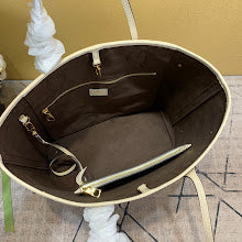 Chic Women's Shoulder Handbag - Luxury Premium Designer Style - NM4930