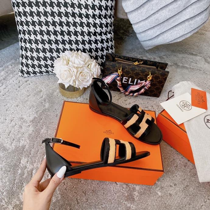 Hermes shoes Style 361 - back heel detail