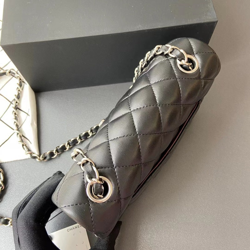 Zivas Charm Refined Everyday Style Everyday Handbag (Premium Everyday Carry) – Close-Up Detail