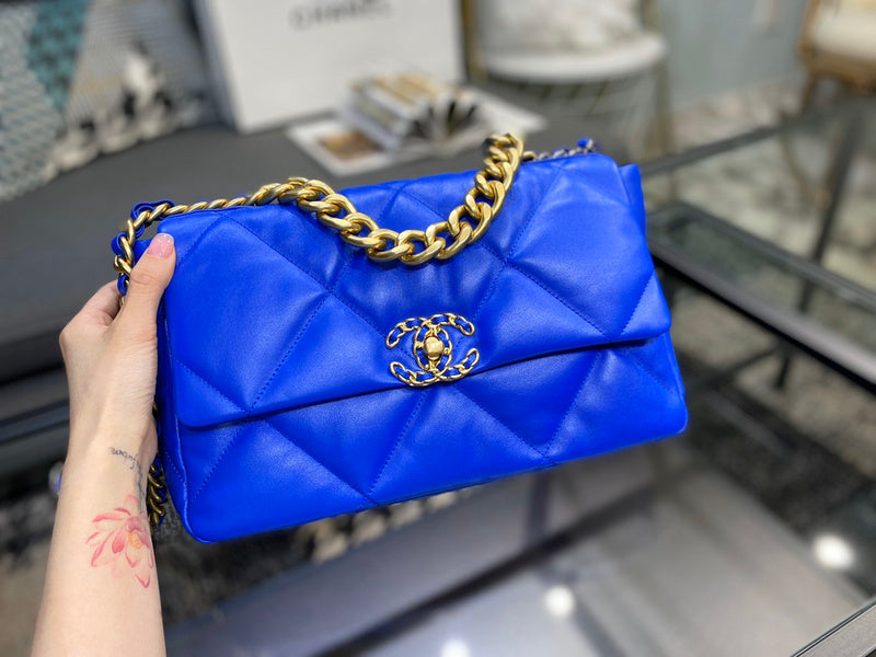 Zivas Charm Signature Style Designer Handbag (Structured Everyday Essential) – Styled Look