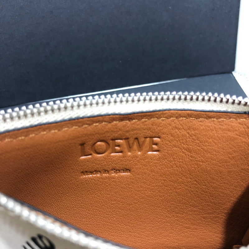 Ziva's Charm handbag – lifestyle view (Standard Size)