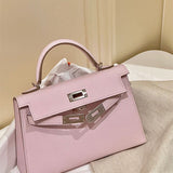  chic shopper bag styled with outfit