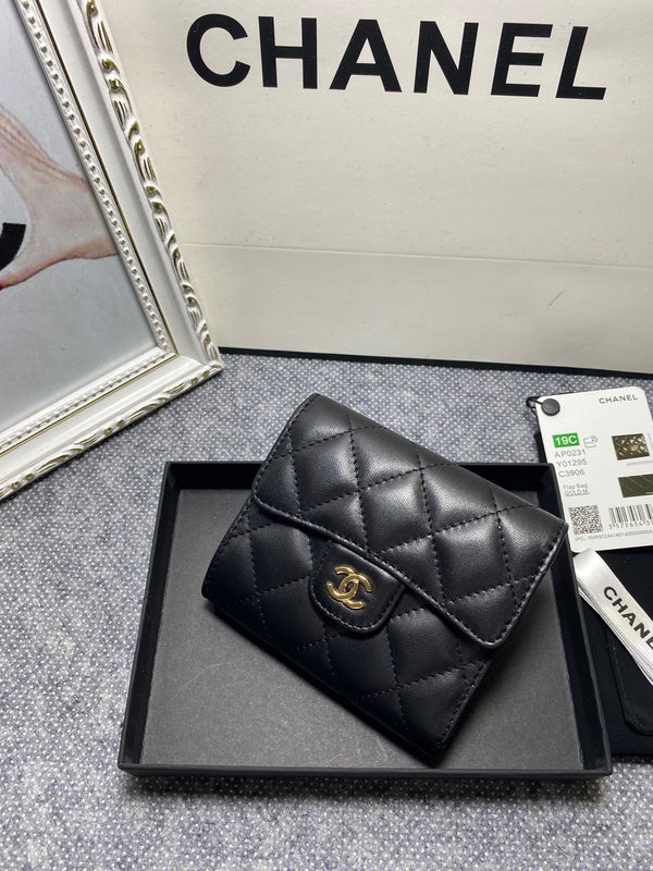  handbag, compact everyday style, image 9