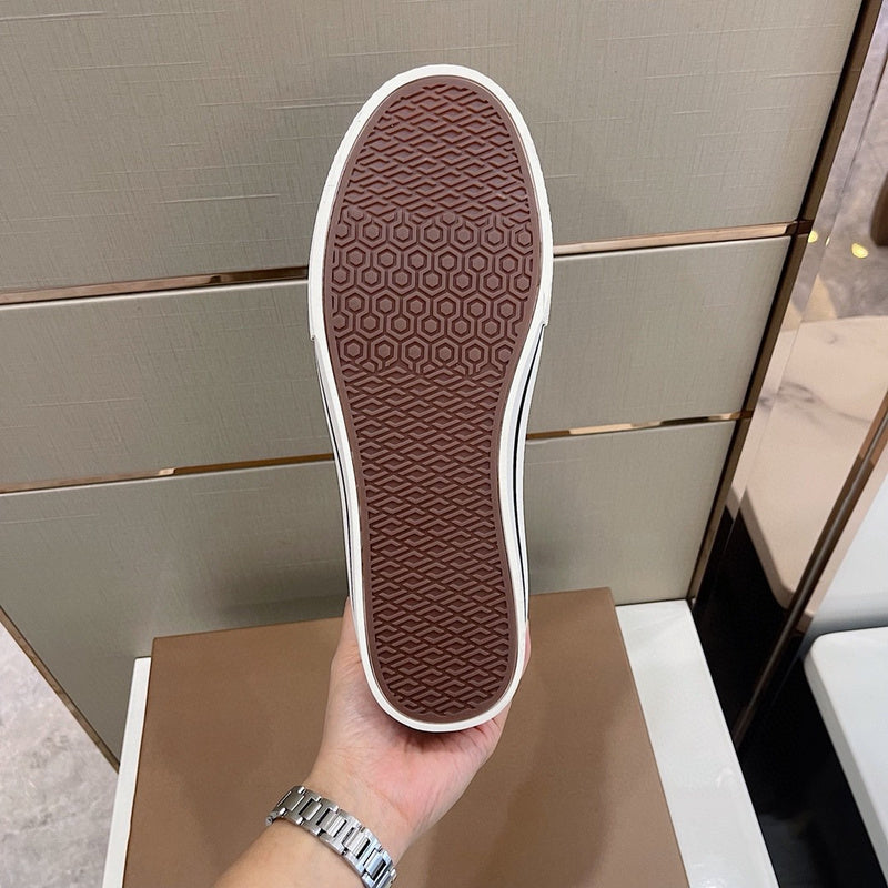 Burberry shoes Style 194 - side profile detail