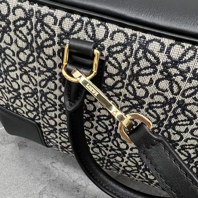 Ziva's Charm handbag – carry view (20cm*11cm*18cm)