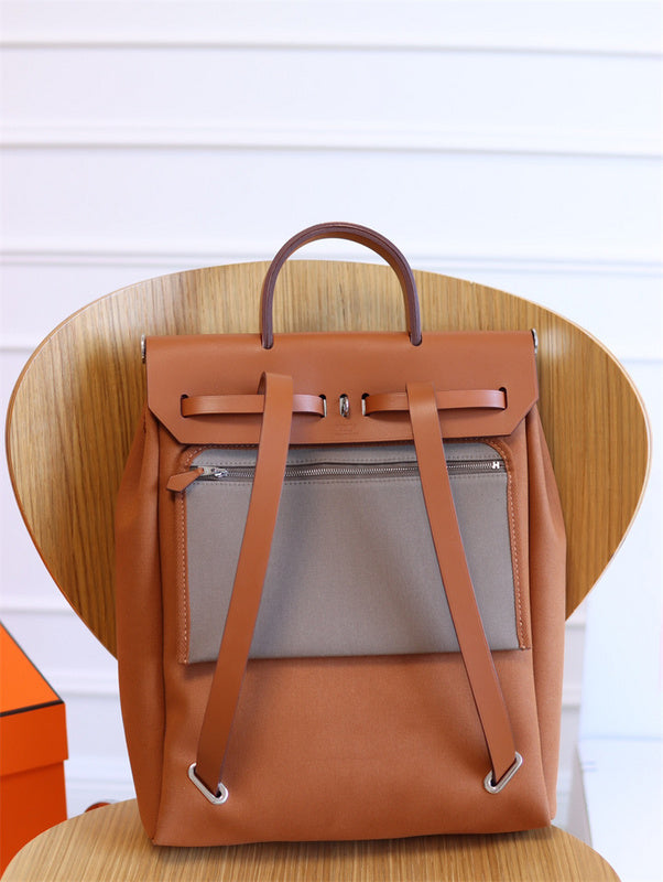  crossbody bag interior and compartment view 9