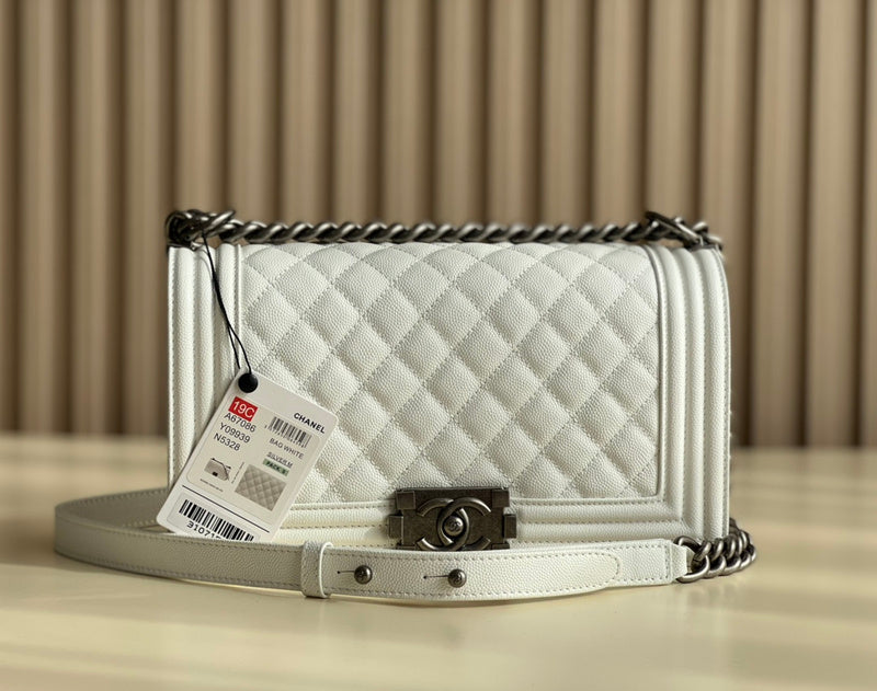  women's handbag, mid design, view 1