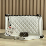  women's handbag, mid design, view 1
