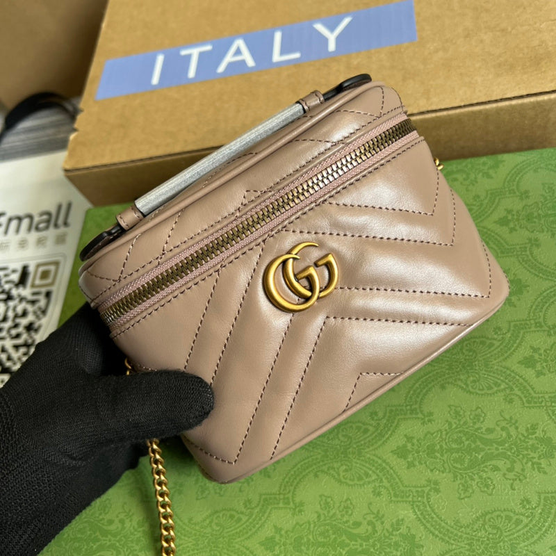 Handle and strap detail of everyday-luxe structured women's handbag – women's everyday handbag