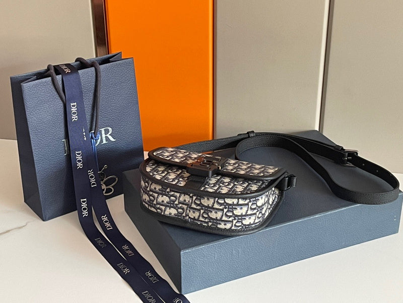 Interior view of elevated premium women's handbag – women's statement bag
