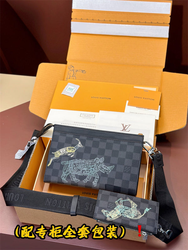  carryall bag interior and compartment view