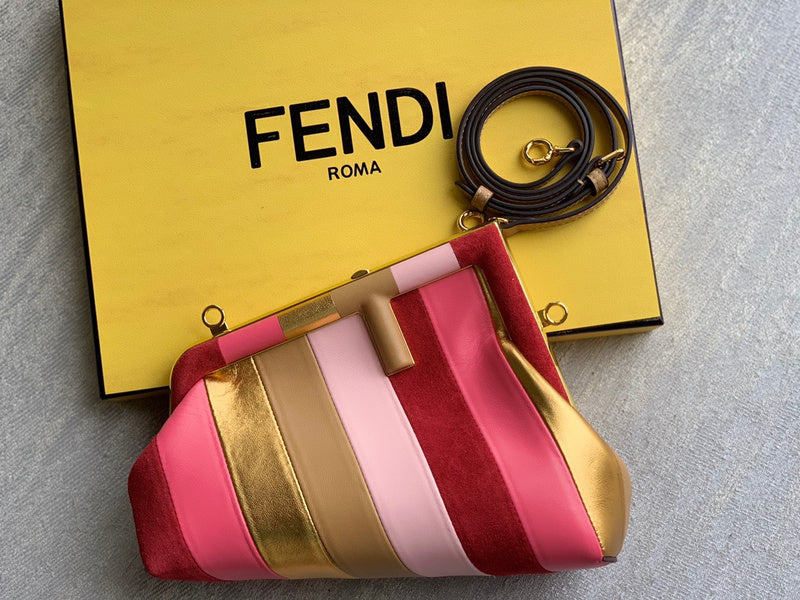 Ziva's Charm handbag – product shot (26cm*18cm*9.5cm)