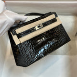  smart carryall bag styled with outfit