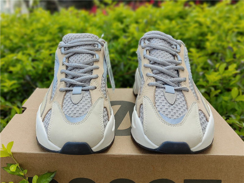Nike Men's & Women's Designer Street Sneakers — Style 050 angle view