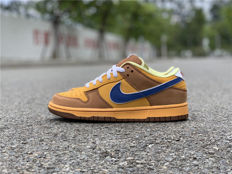Nike Men's & Women's Iconic Street Trainers — Style 059