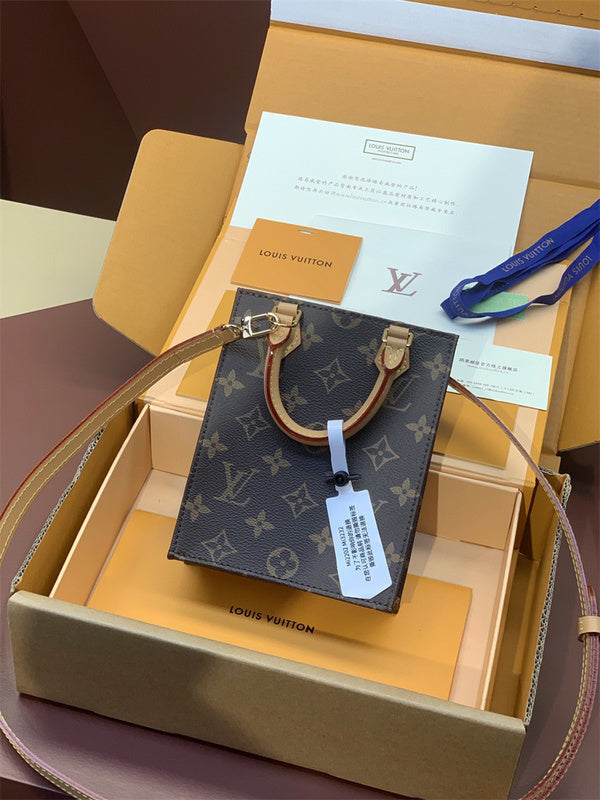  everyday bag interior and compartment view