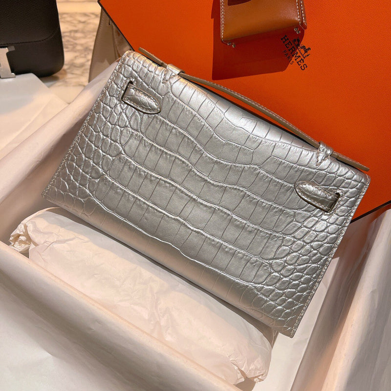 Minimalist handbag styled for everyday wear