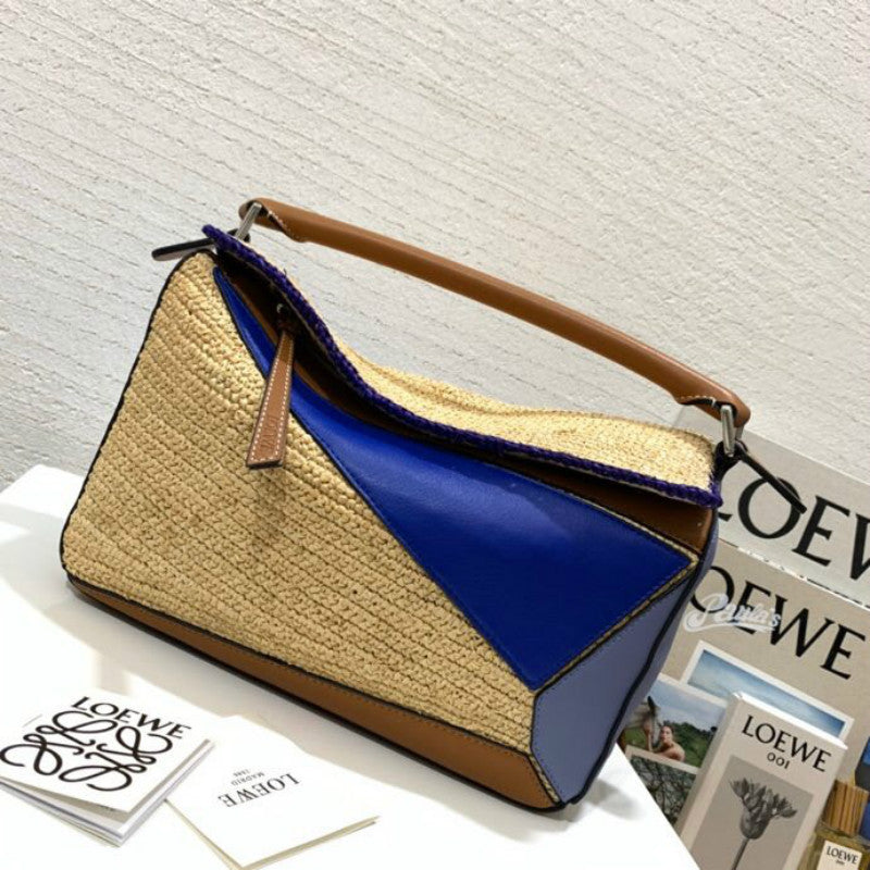 Ziva's Charm handbag – carry view (19cm*29cm*12cm)