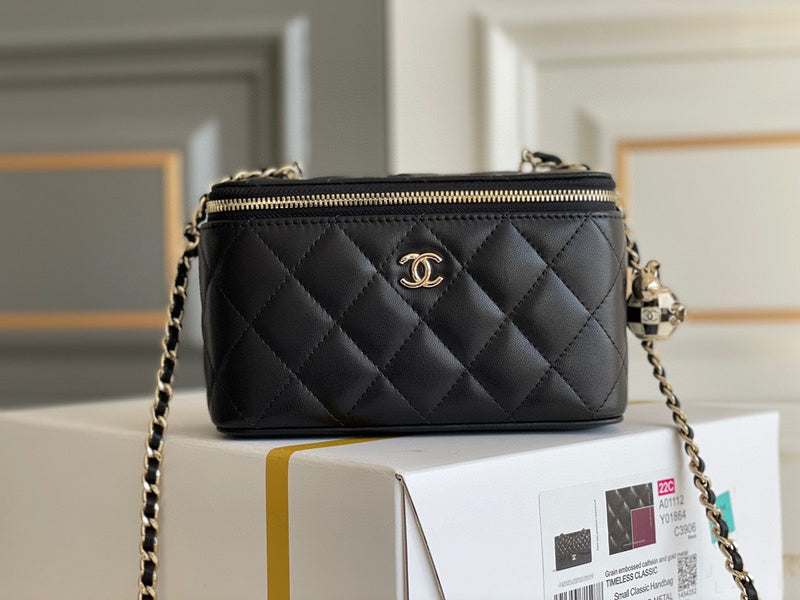 Zivas Charm Everyday Sophistication Designer Handbag (Versatile Style Statement) – Interior View