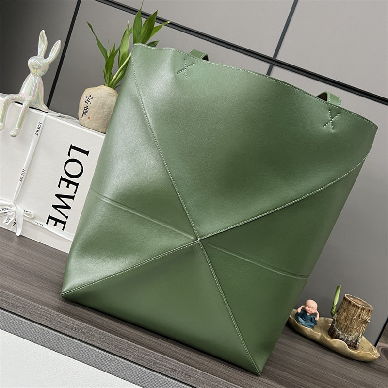 Ziva's Charm handbag – product shot (42cm*18cm*41cm)