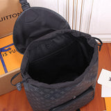  minimalist shopper bag styled with outfit