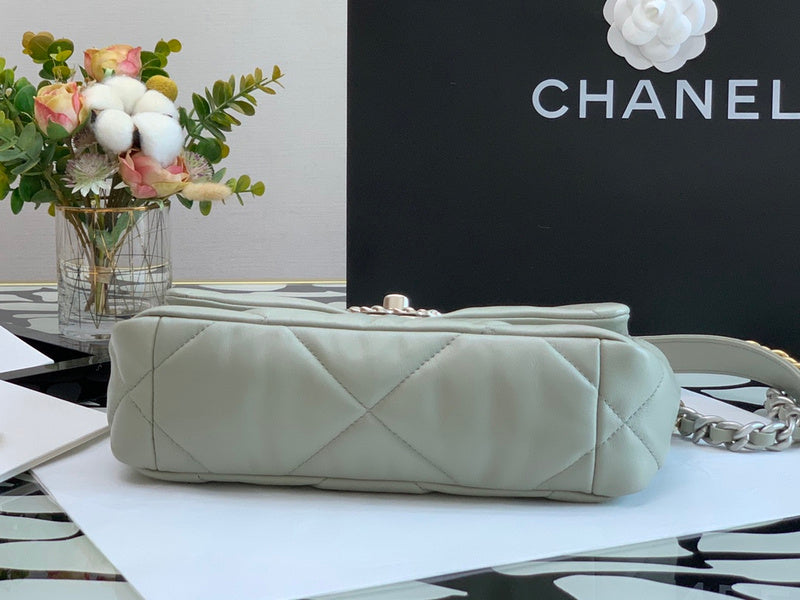Zivas Charm Versatile Design Designer Handbag (Timeless Wardrobe Addition) – Close-Up Detail