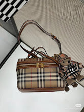 Luxury Signature Top Handle Bag - Elegant Women's Designer Handbag - NM5521