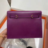  satchel close-up of hardware and finish 11