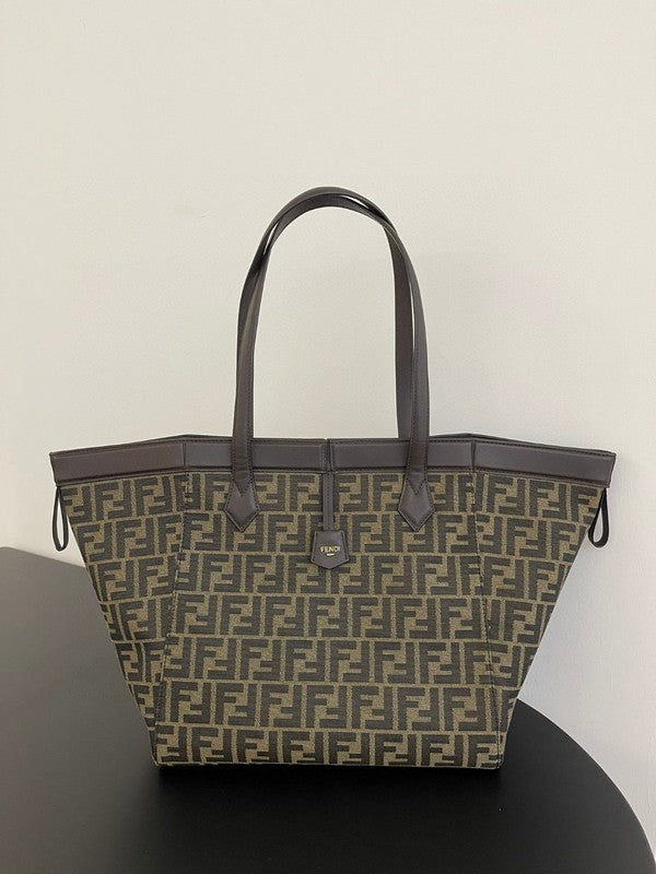 Ziva's Charm handbag – lifestyle view (32.5cm*32.5cm*27.5cm)