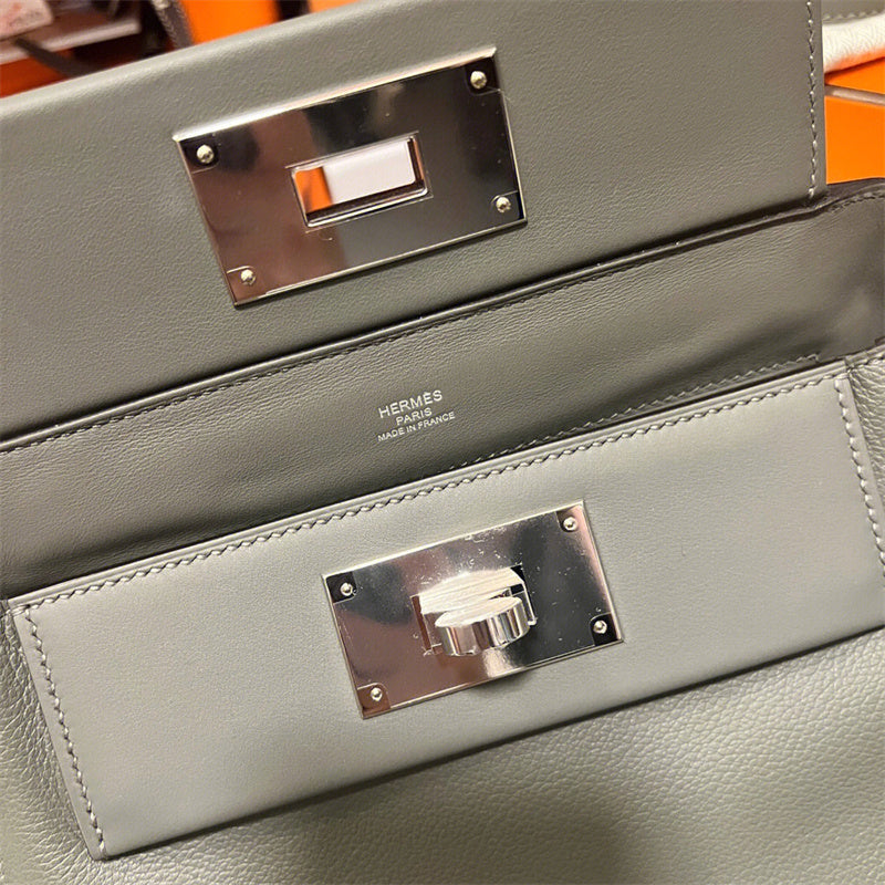 Structured structured bag carried on shoulder