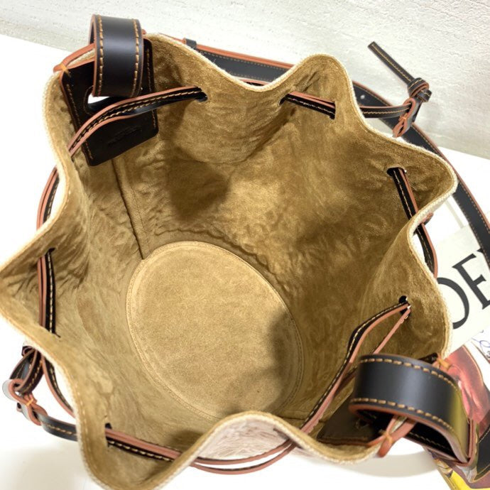 Ziva's Charm handbag – product shot (18cm*25cm*13.5cm)