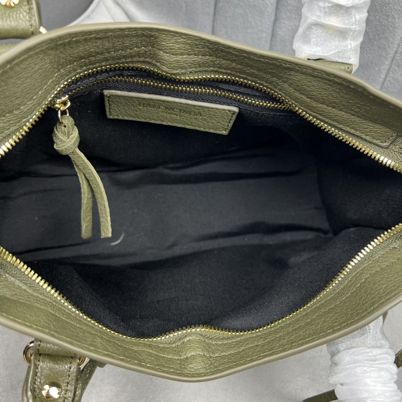 Zivas Charm Versatile Design Statement Handbag (Premium Everyday Carry) – Detail View