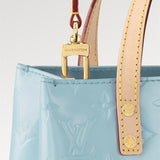  understated carryall bag styled with outfit 12