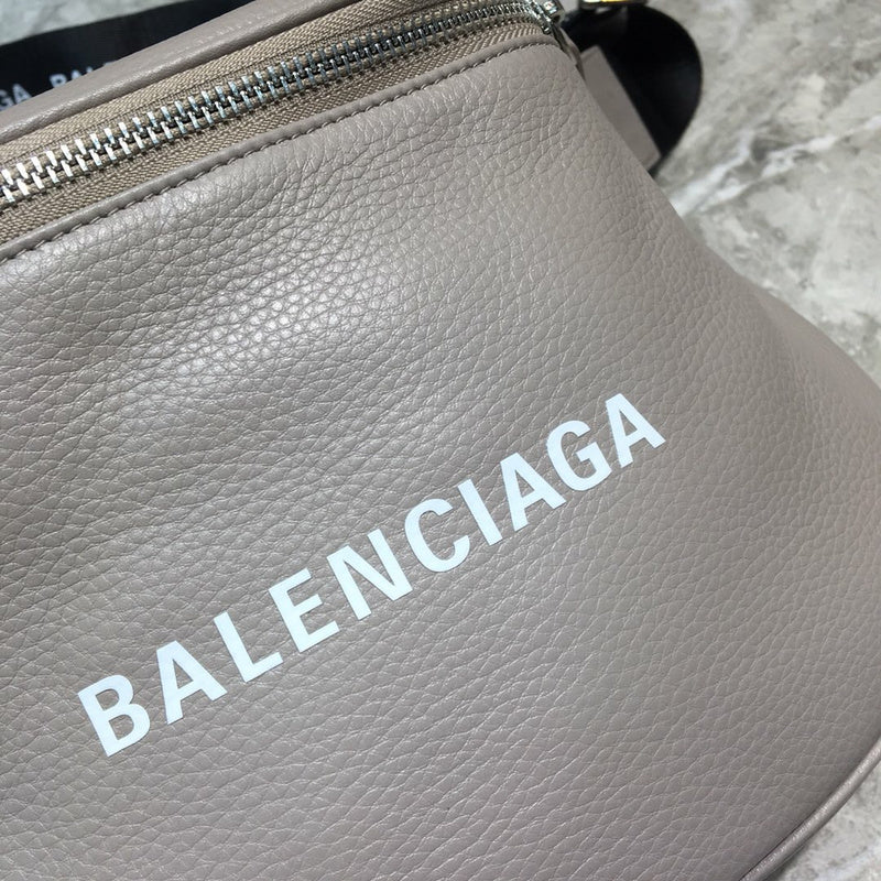 Classic Premium PU Leather Handbag - Statement Silhouette | Women's Premium Handbag #747 - hardware and detail close-up (image 5) of designer-inspired handbag