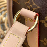 Handle and strap detail of modern refined women's handbag – women's luxury accessory