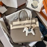  Timeless structured bag carried on shoulder