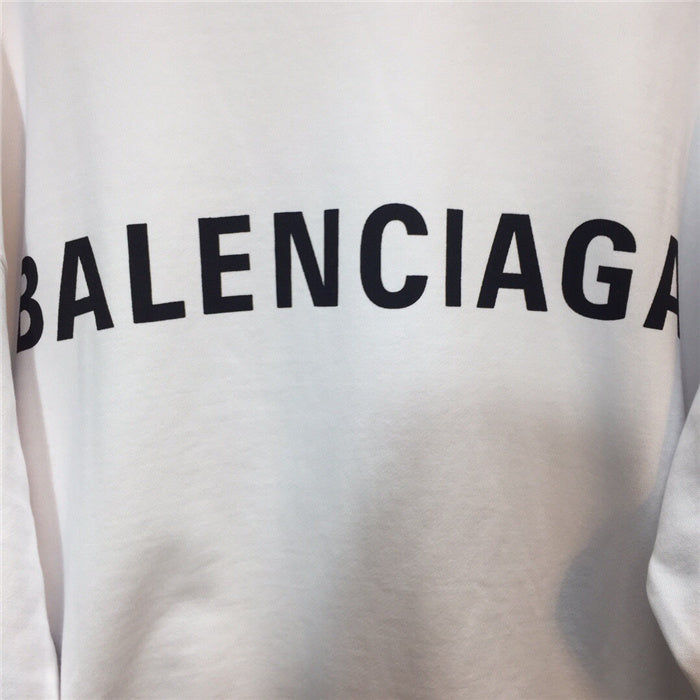 Styling view of Balenciaga luxury piece style No.487