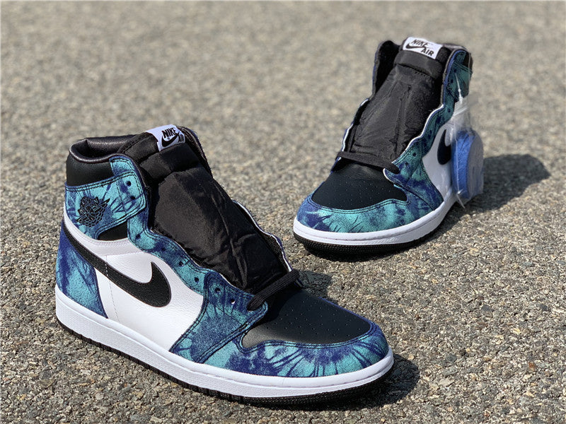 Nike Men's & Women's Designer Low-Top Shoes — Style 017 close-up view
