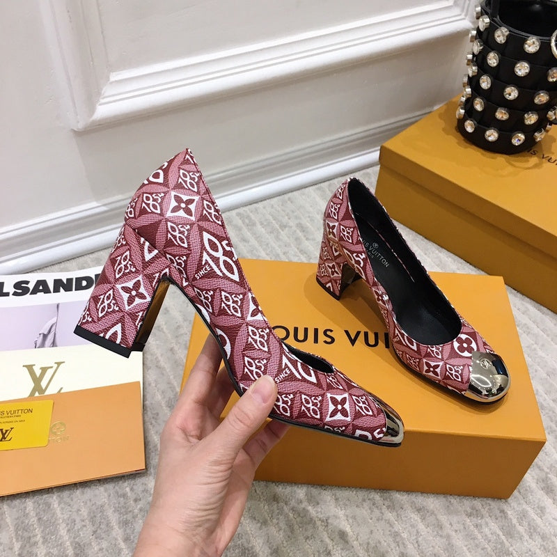 Louis Vuitton Tan Block Heel Pumps - Heel Detail View