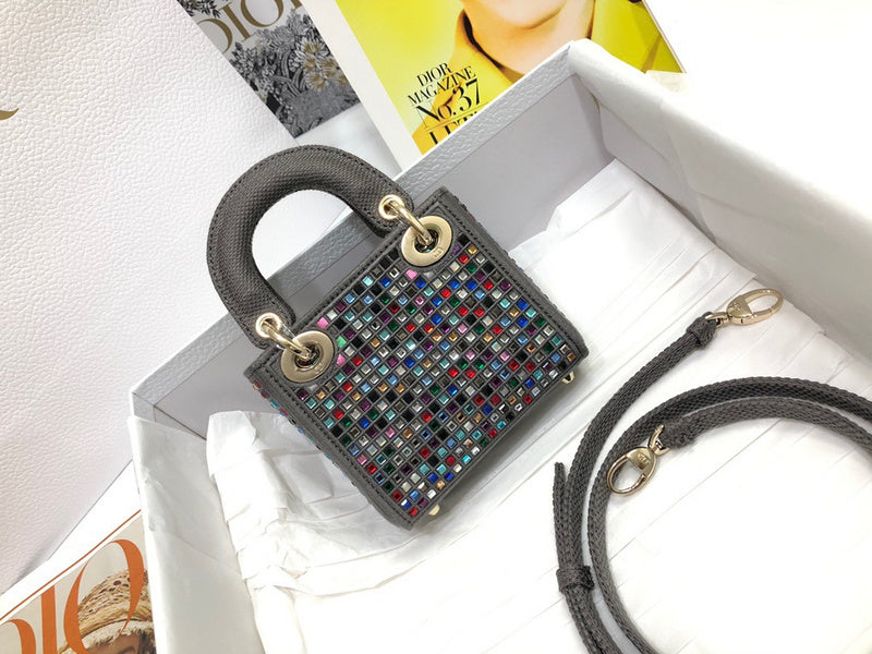 Close-up detail of elevated everyday-luxe women's handbag – women's premium purse