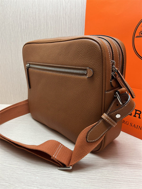  Clean-Lined structured bag front view 7