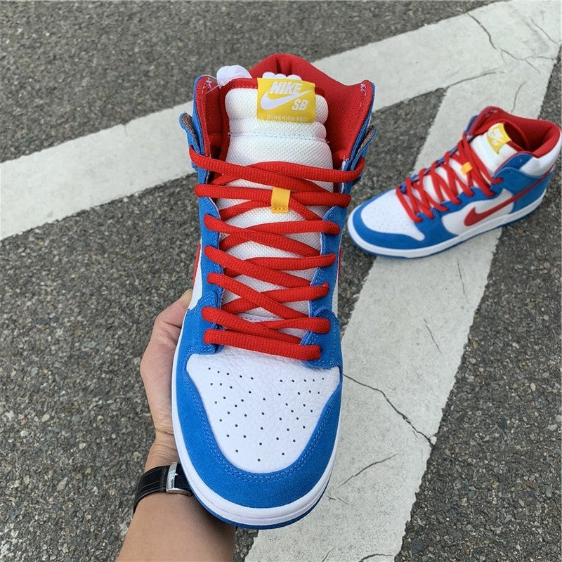 Nike Men's & Women's Premium Low-Top Trainers — Style 205 angle view