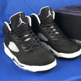 Nike Men's & Women's Designer Lifestyle Shoes — Style 140 hardware detail