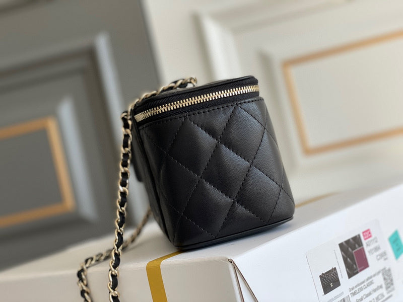 Zivas Charm Everyday Sophistication Designer Handbag (Versatile Style Statement) – Back View