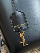 Chic Designer Tote Handbag - Luxury Premium Women's Fashion Bag - NM3739