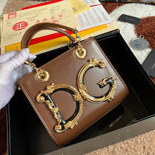 Luxury Signature Top Handle Bag - Elegant Women's Designer Handbag - NM6774