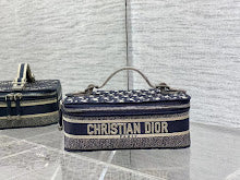 Designer Iconic Shoulder Bag - Luxury Women's Premium Fashion - NM7361