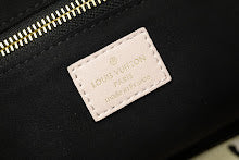 Chic Women's Shoulder Handbag - Luxury Premium Designer Style - NM4857